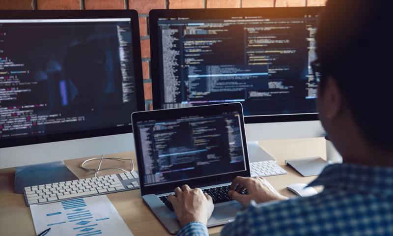 数据科学选型：R与Python如何赋能贵德县网站建设？